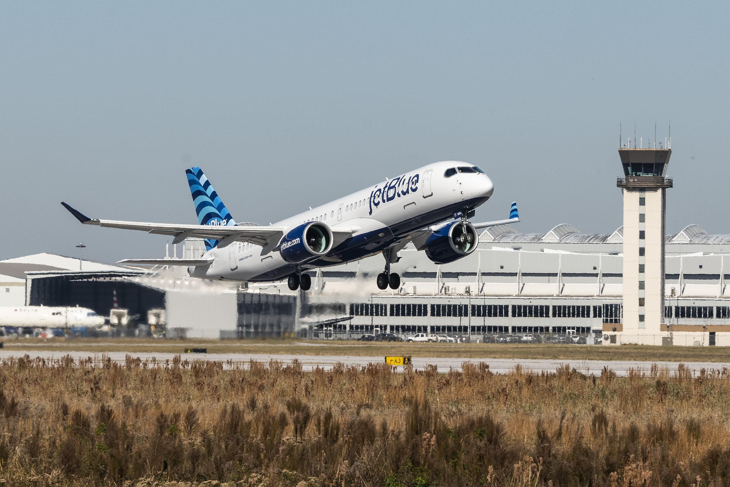 JetBlue Takes Delivery of its First A220 Aircraft
