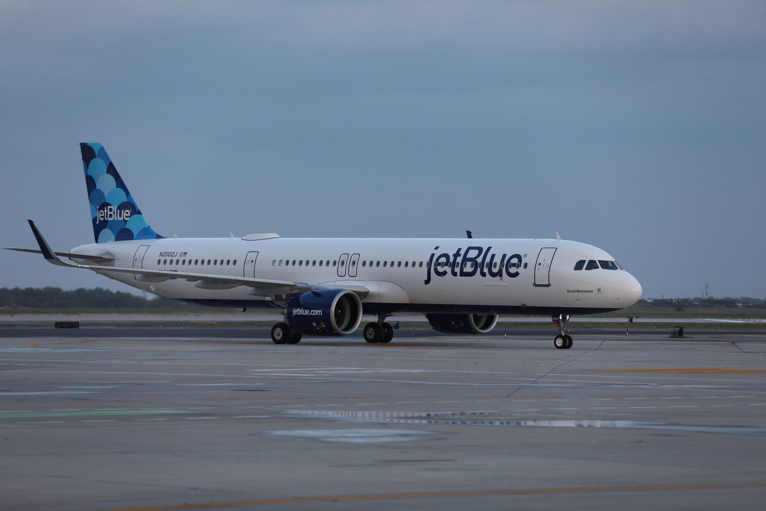 Airbus Signs Flight Hour Services Deal with JetBlue for A220 Fleet