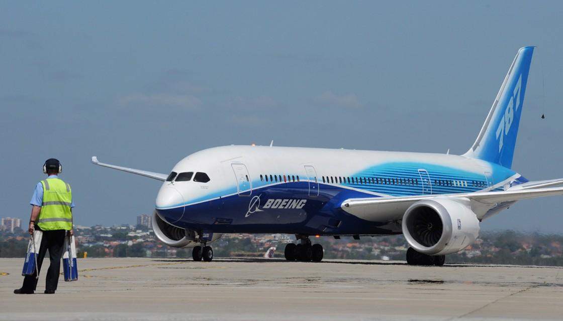 Boeing Temporarily Halts 787 Dreamliner Deliveries