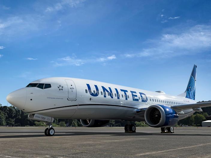 United Airlines Places Its Largest Order for 270 Boeing and Airbus Jets