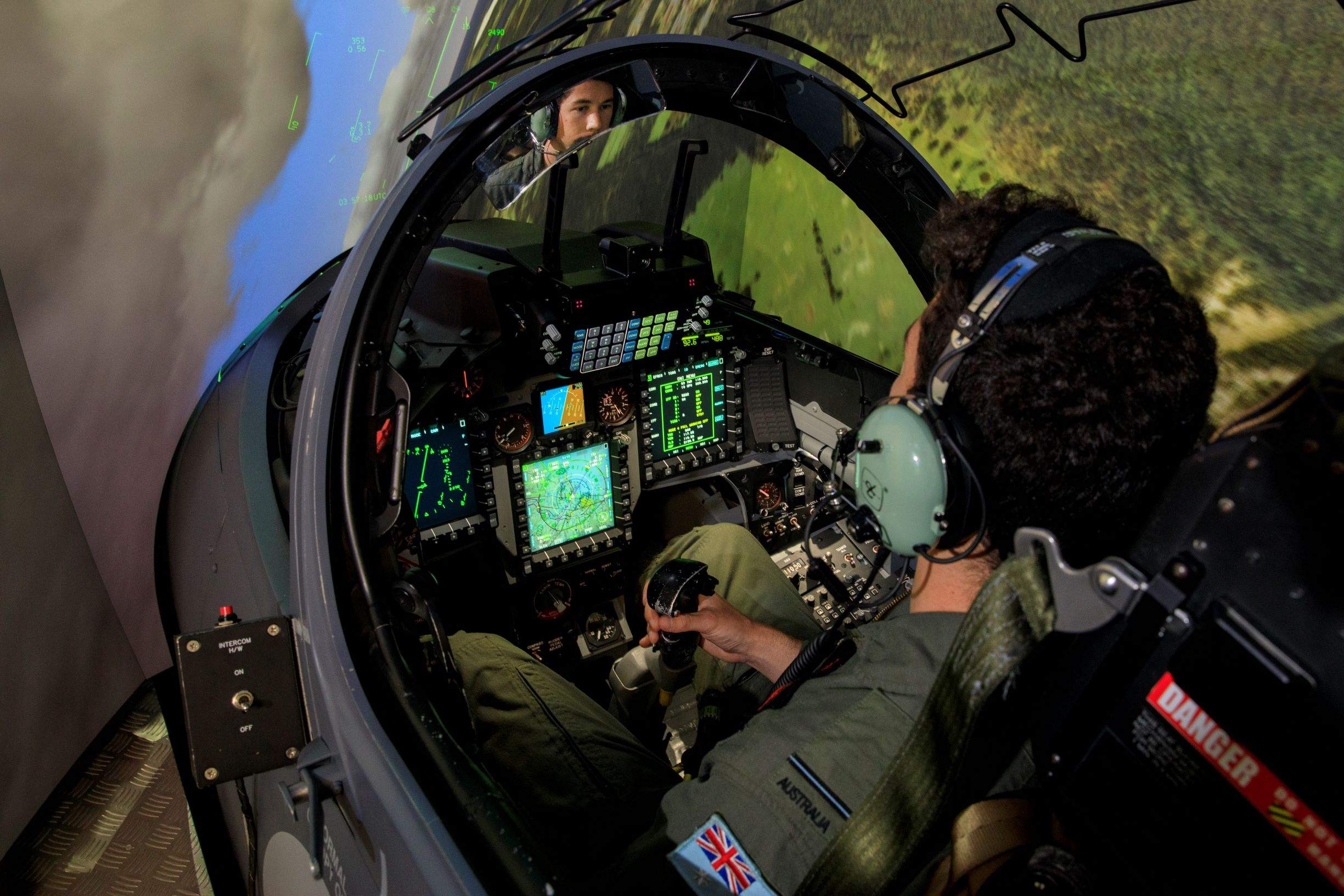 CAE Australia to Upgrade RAAF Hawk FMS With Eye-tracking Technology