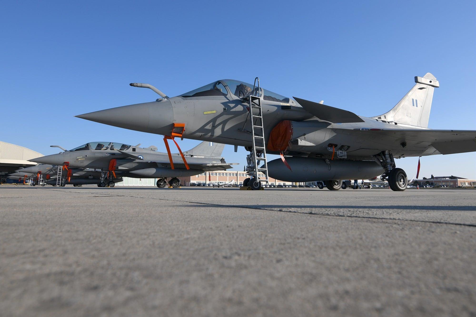 Hellenic Air Force pilots have completed the ferry of the first batch of six Rafale fighter jets from Dassault Aviation's site in Istres.
