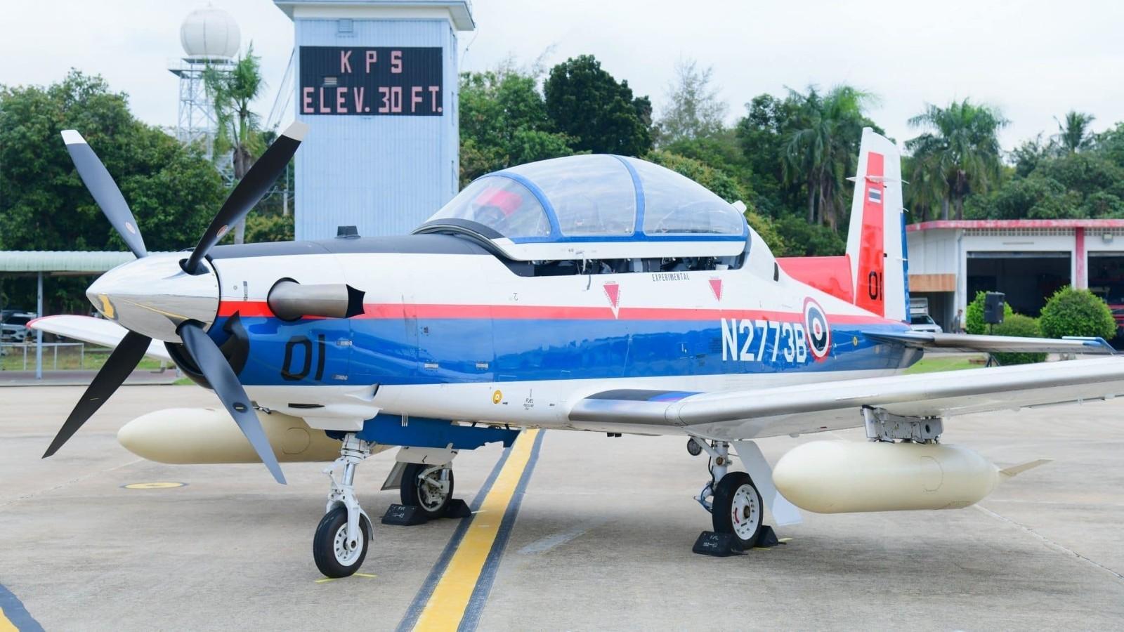 First Two of 12 T-6TH Aircraft Arrive in Thailand