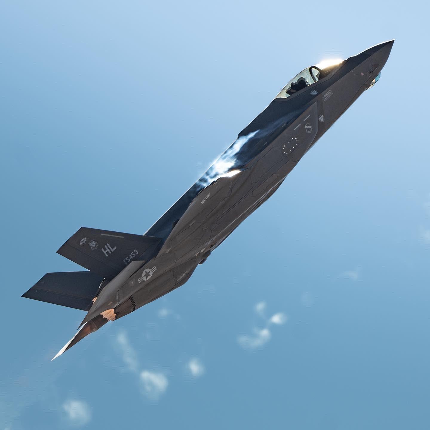 Lockheed Martin F-35 Makes First Show Appearance
