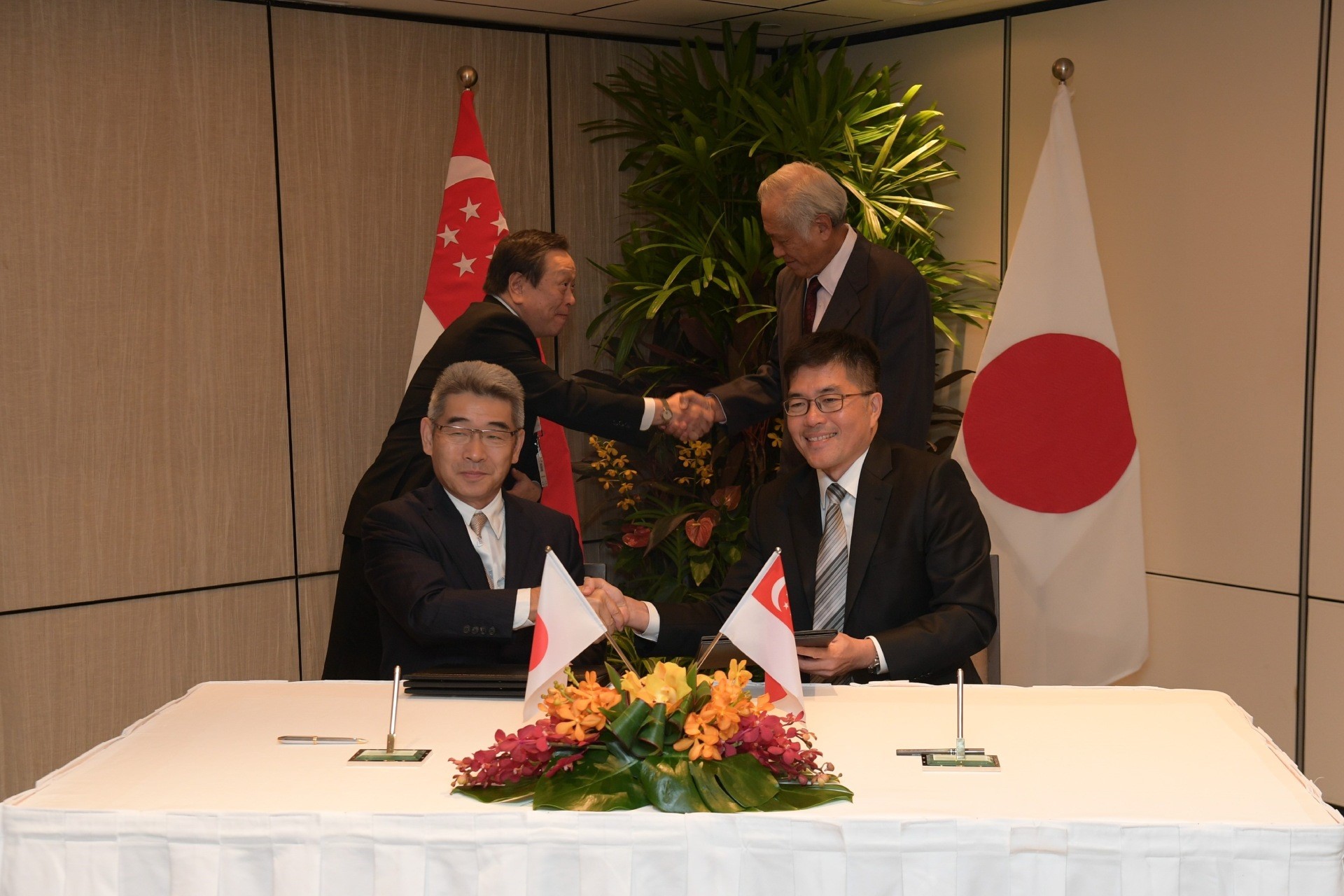 Singapore and Japan Ink Transfer of Defence Equipment and Technology Agreement