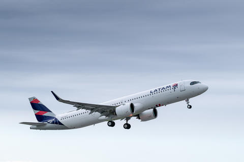 LATAM Airlines Takes Delivery of its First A321neo, Adds 13 More to Orderbook