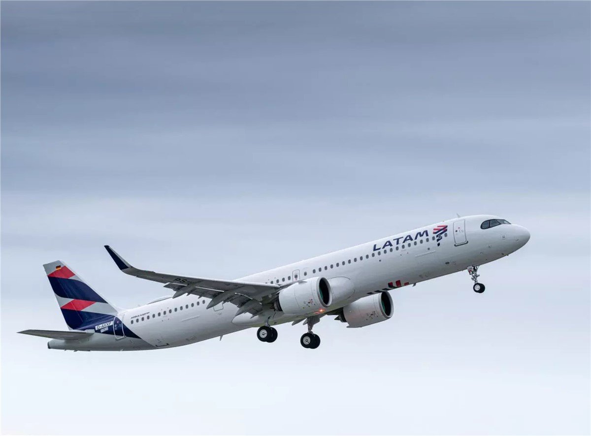Air Lease Corporation Delivers First of Eight New Airbus A321 Aircraft to LATAM Airlines