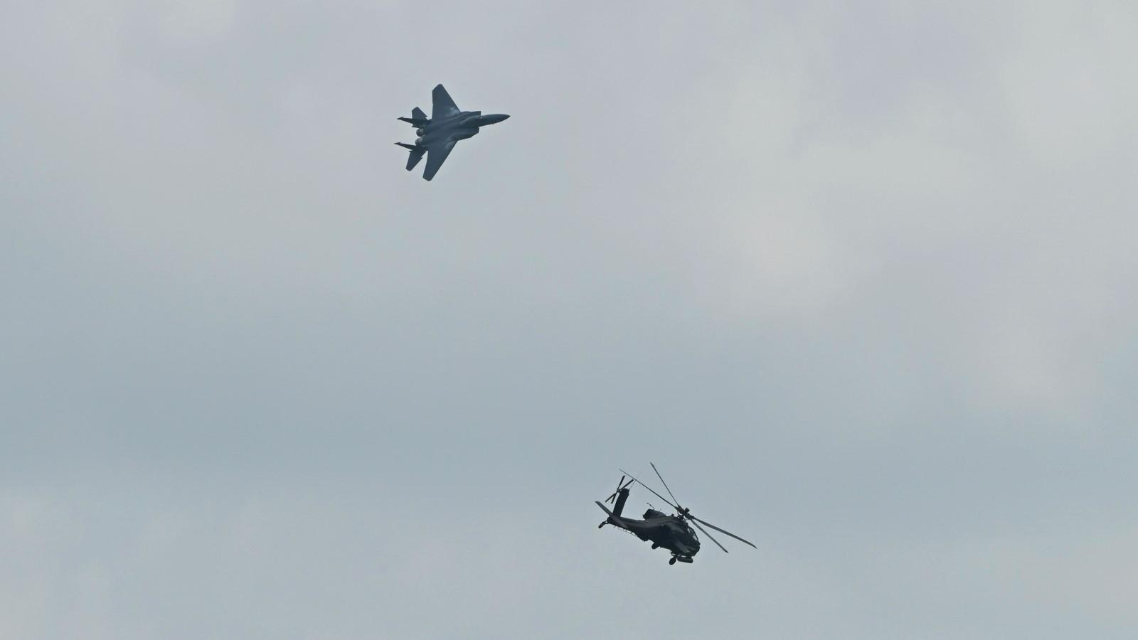 RSAF Thrills Crowds with Aerial Maneuvers