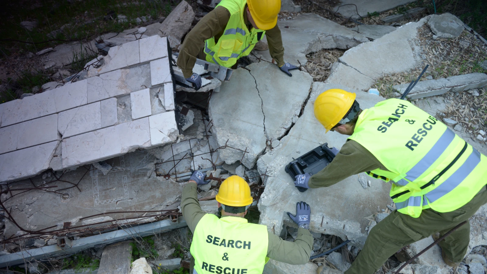 Italy’s USAR Teams Equipped with Camero-Tech Radar Systems