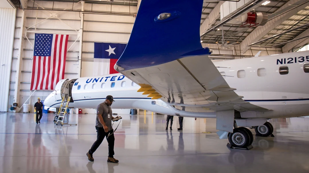 Embraer, CommuteAir Sign MRO Deal in Fort Worth