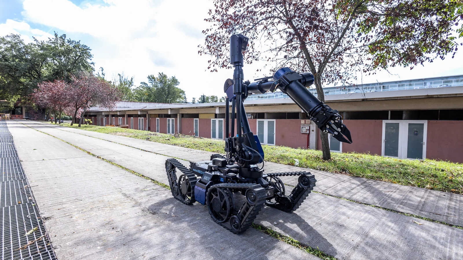 EM&E Delivers aunav.NEO HD Robots to Indonesian Marine Corps