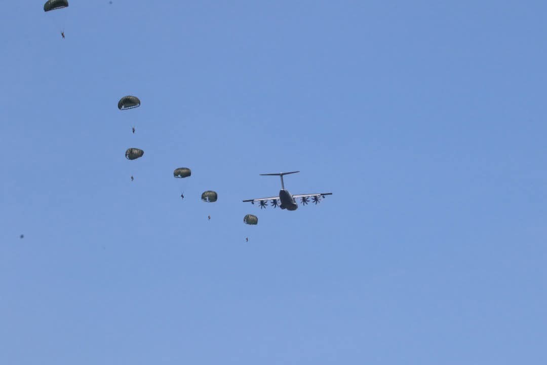 Malaysia Conducts First A400M Mass Airborne Drop