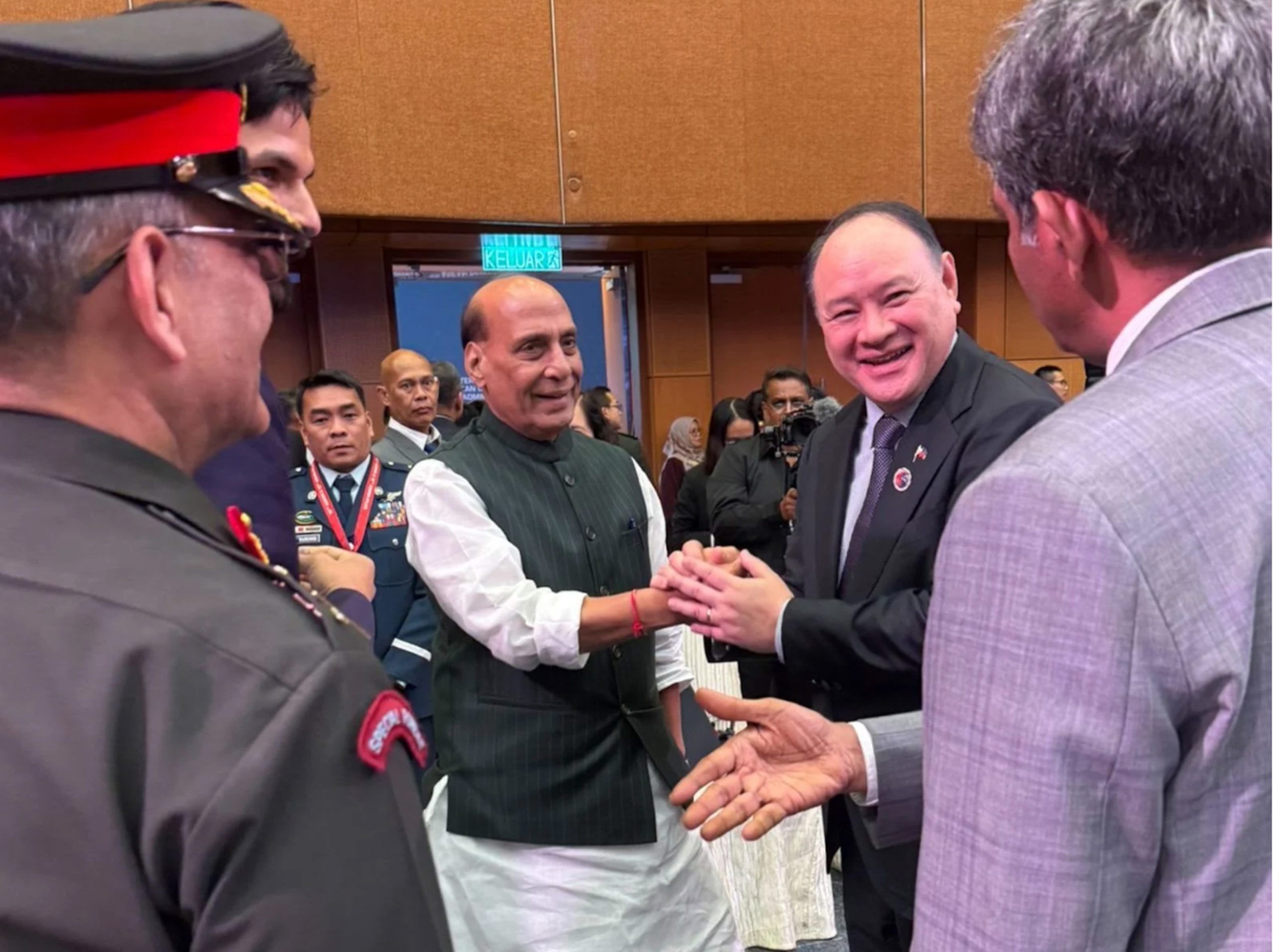 Pilipinas, Nangakong Palalakasin ang Ugnayang Pangdepensa sa Timog-Silangang Asya at India