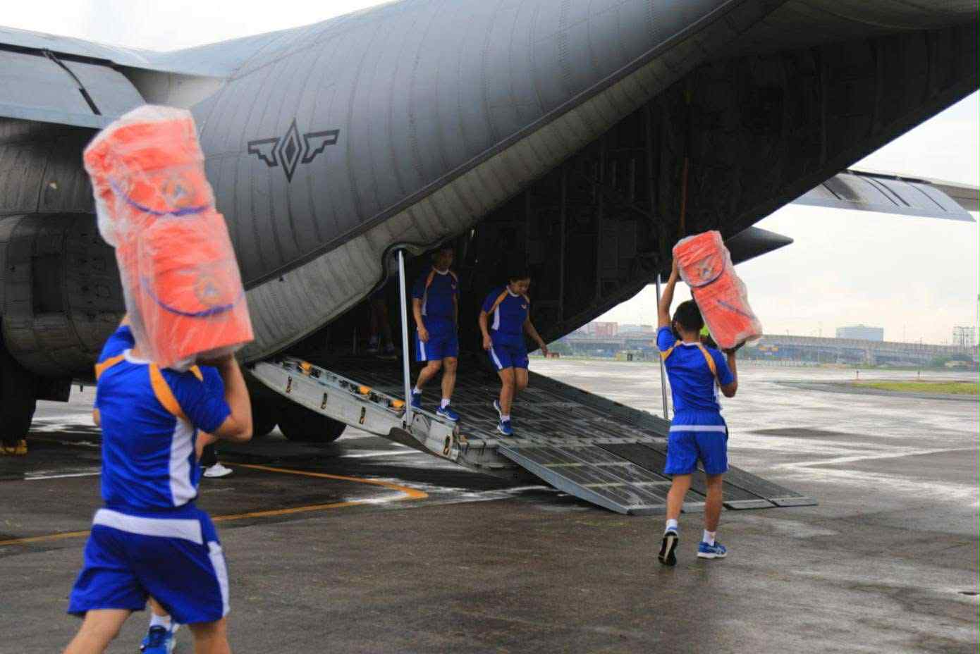 Marcos Praises Presidential Airlift Wing For Disaster Response