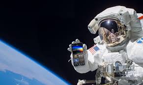 NASA to allow astronauts to carry iPhones on upcoming lunar missions