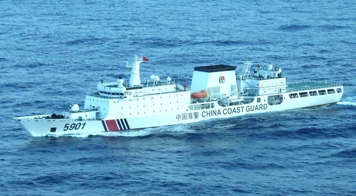 Kapal CCG 5901 Memasuki Zon Maritim Malaysia