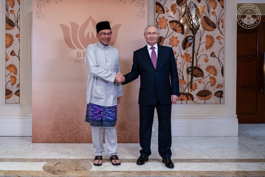 Malaysia Deepens Defence Aerospace Links With Russia