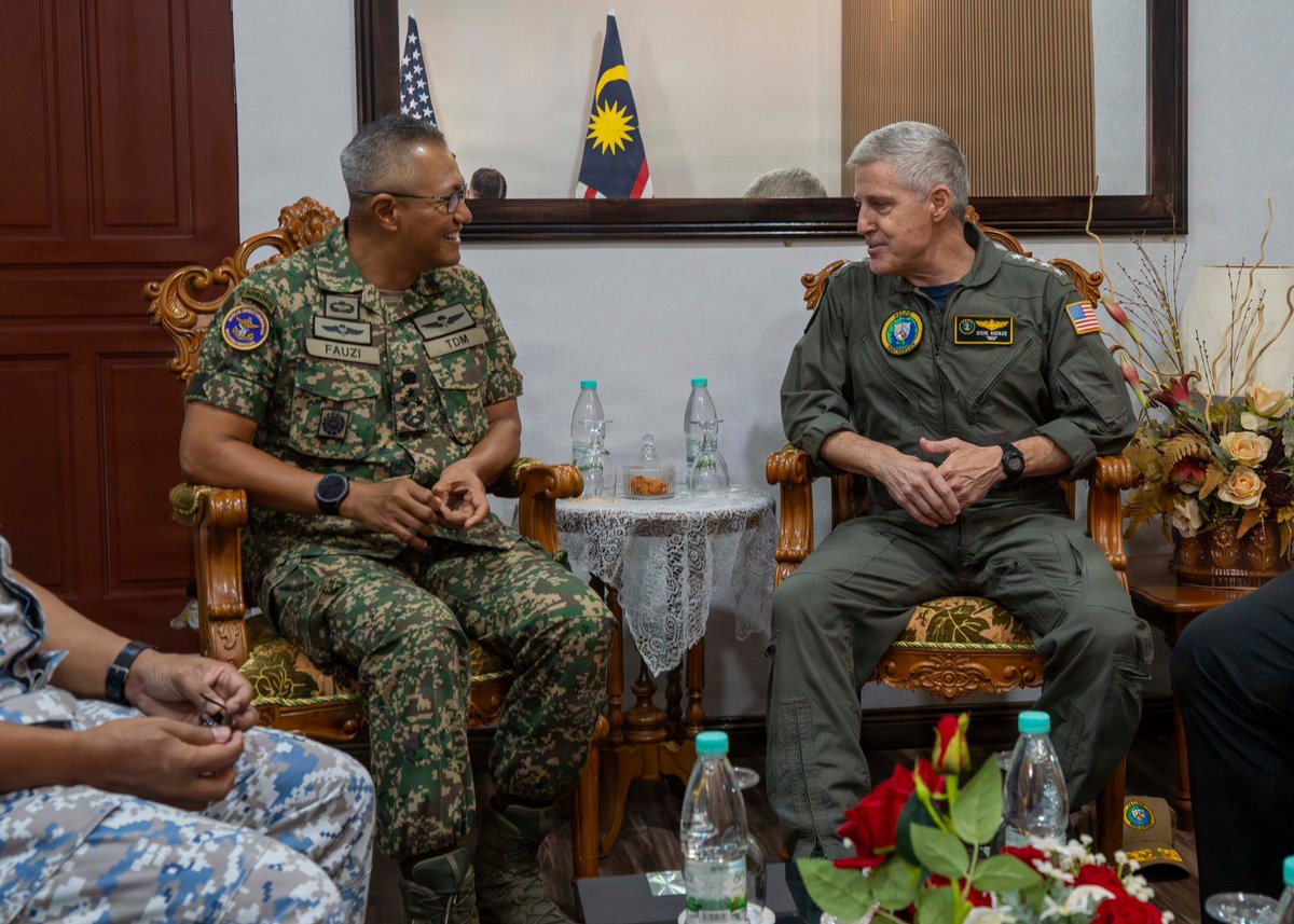 US Pacific Fleet Commander Visits Malaysia for Defence Ties